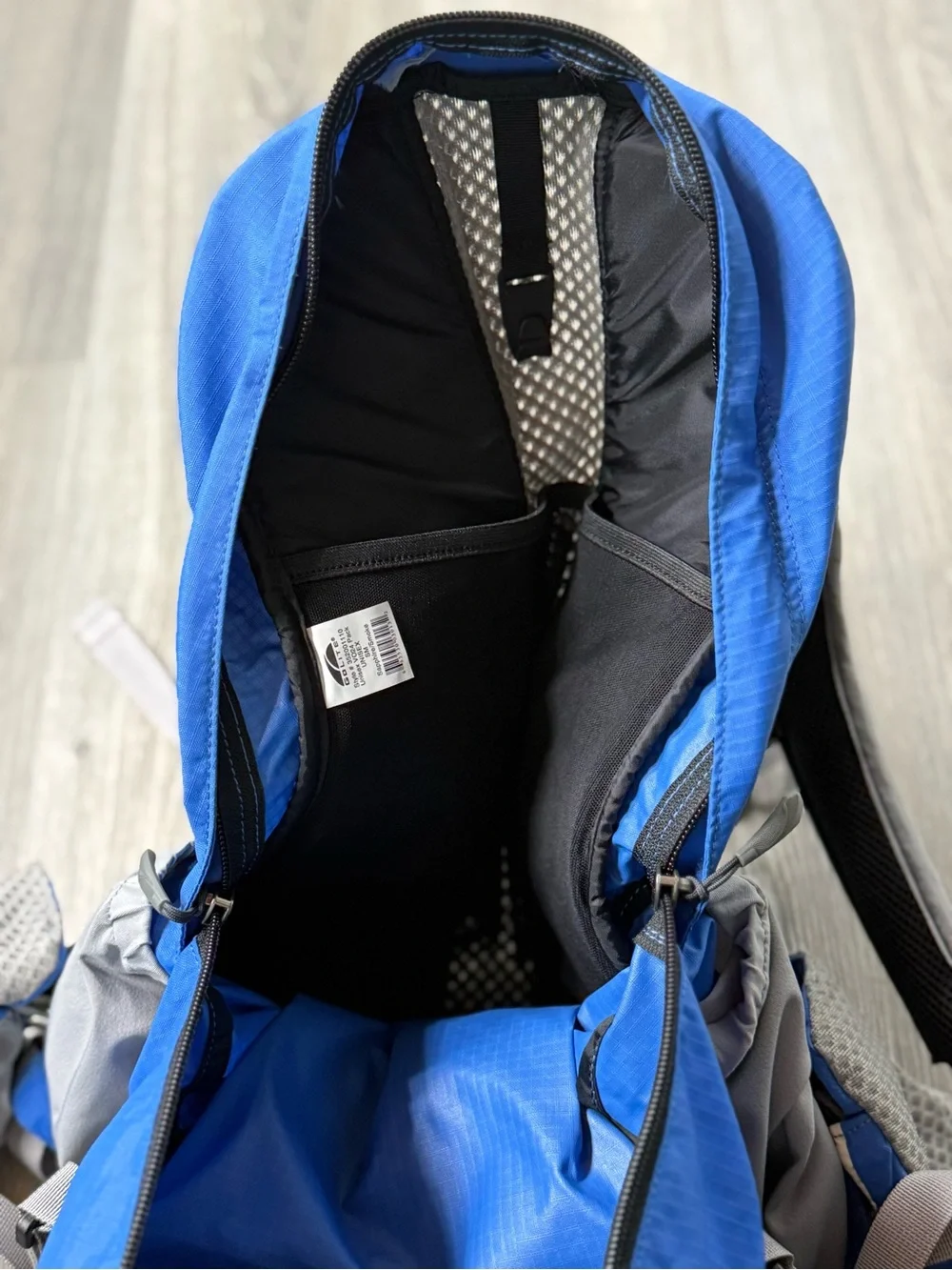 GoLite VO24 Backpack Ultralight Sm Nylon Hiking Outdoors Camping Daypack Trail